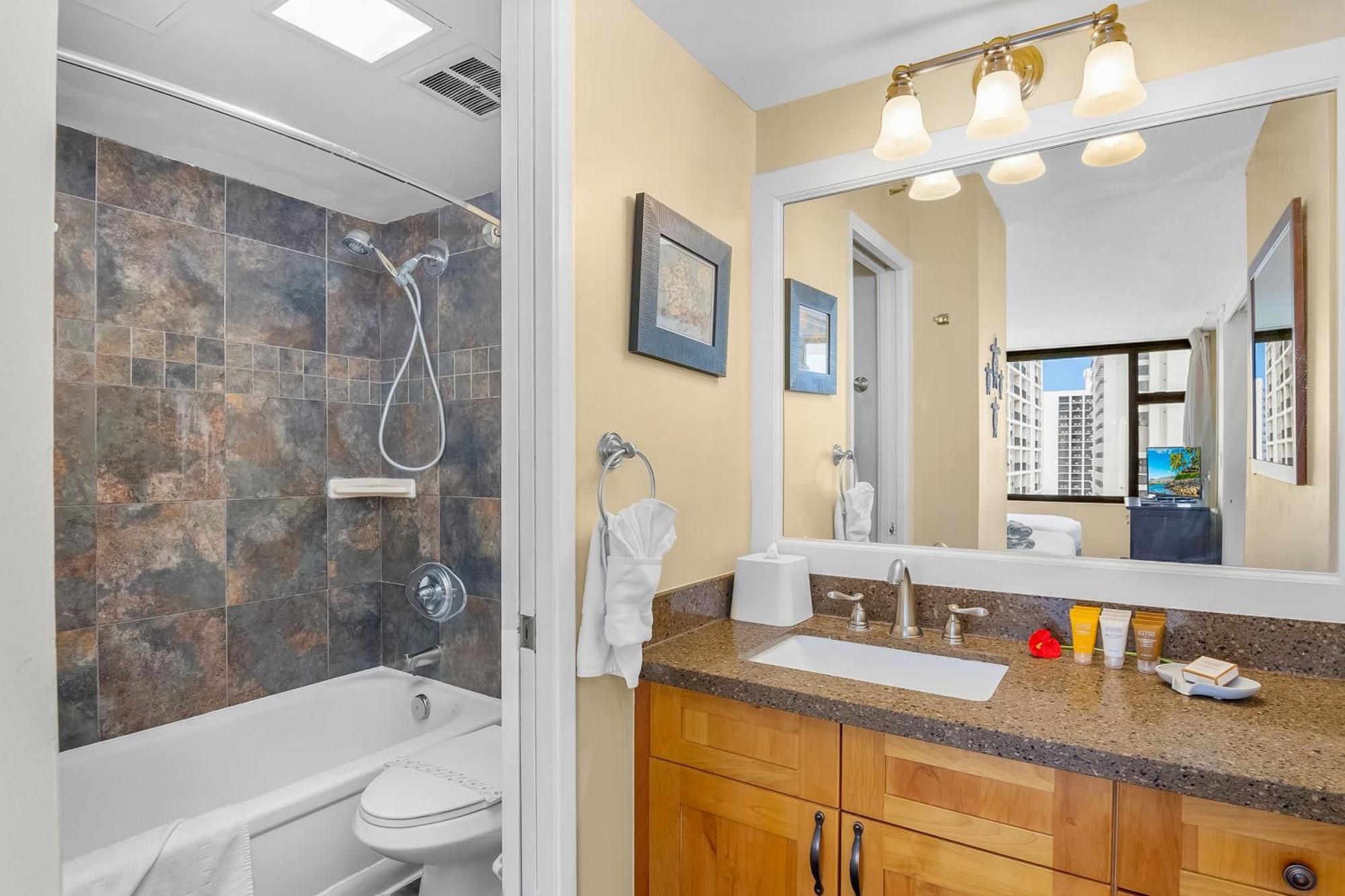 Beautiful 1Br, Steps To Waikiki Beach And Parking Honolulu Dış mekan fotoğraf